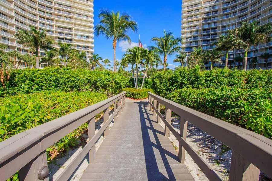 SST3-1901 - South Seas Tower condo Main image 1